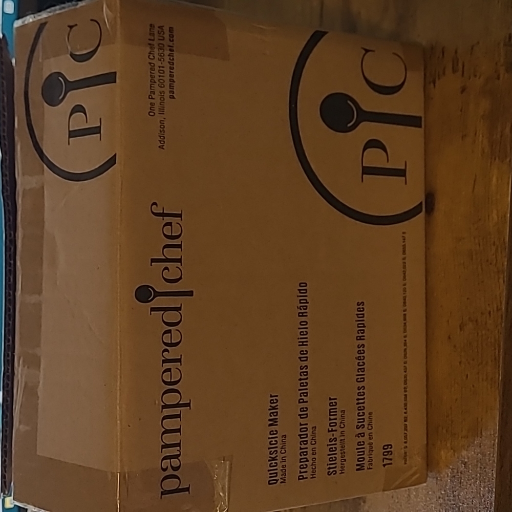 BNIB Pampered Chef Quicksicle Maker